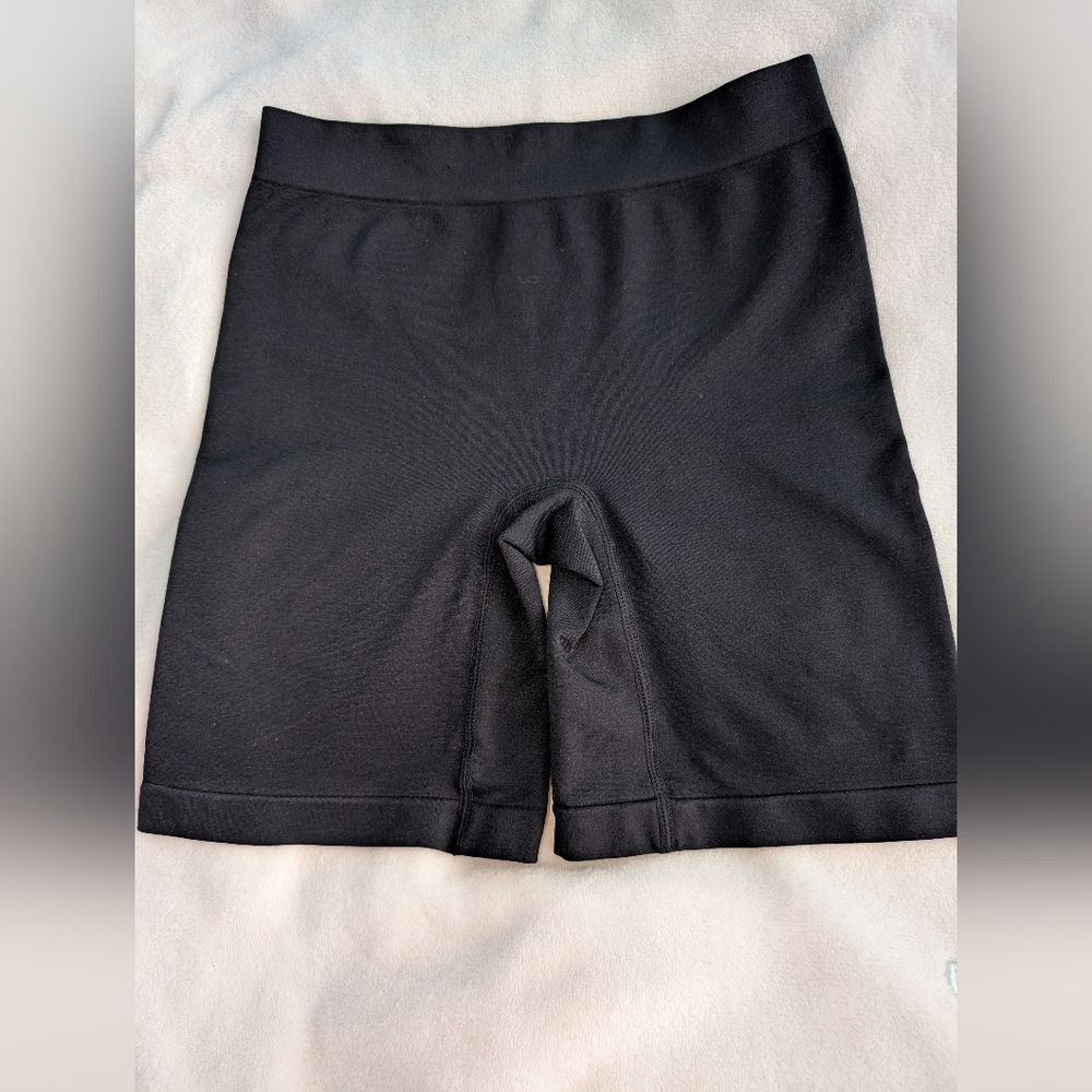 Vassarette Black Body Shaper Shorts Pre-owned